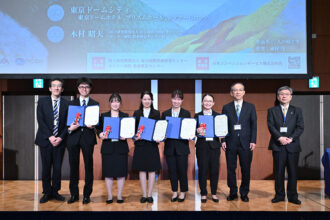 表彰式の様子 写真2（第51回 日本救急医学会・学術集会 学生・研修医セッション）